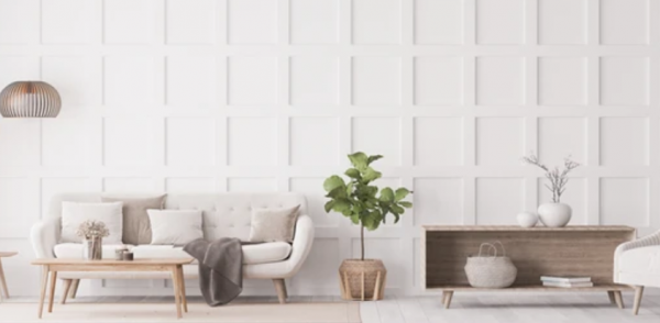 Dinding Putih dengan Detail Panel Kayu